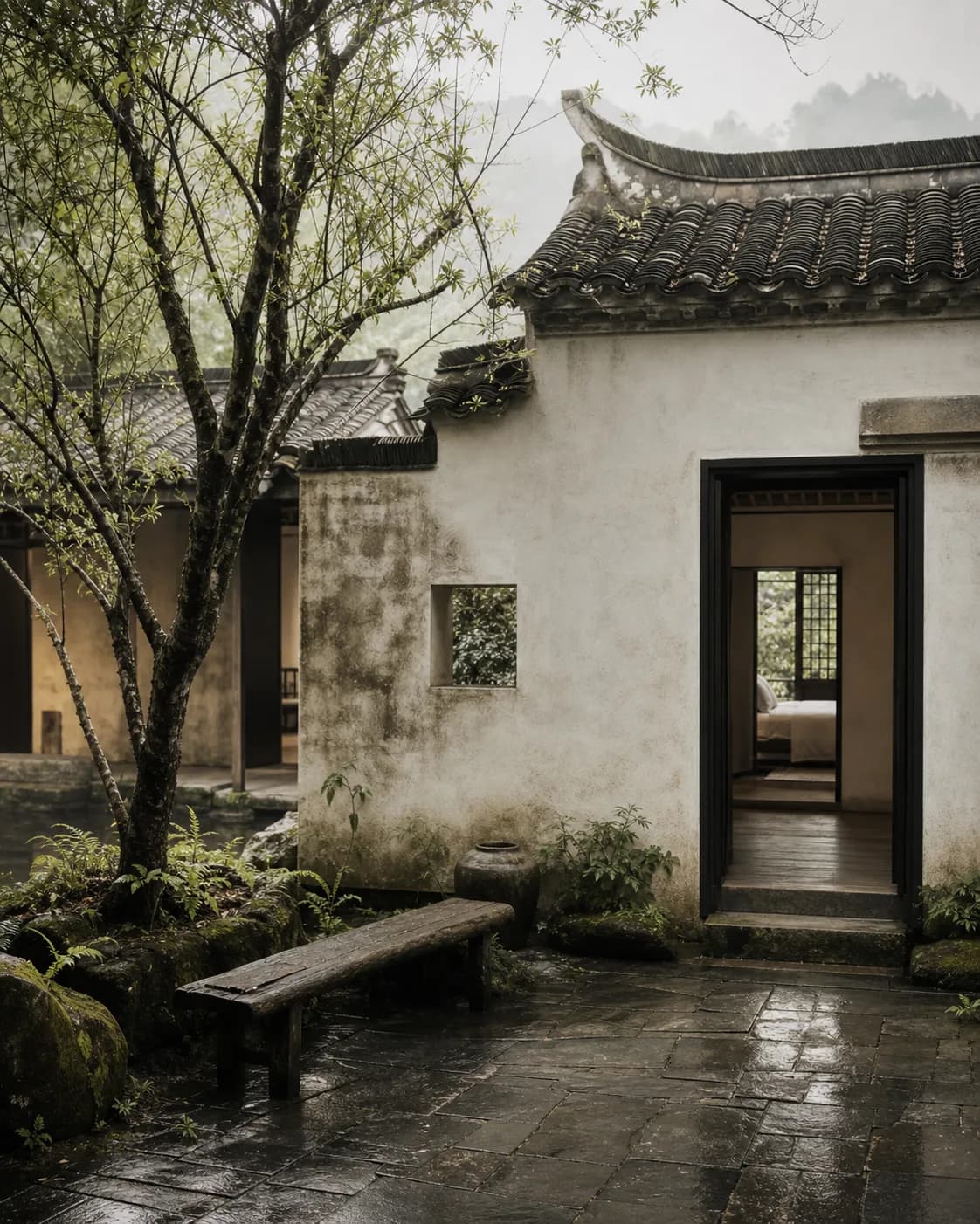 雨后安静的徽州庭院